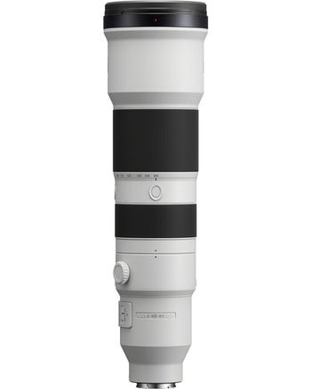 Front view of Sony FE 400-800mm f/6.3-8 G OSS super-telephoto zoom lens, showing zoom and focus rings